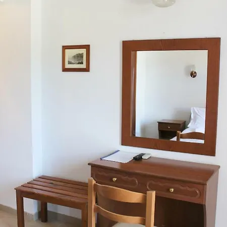 Pantelis Inn *